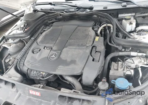 2013 Mercedes-Benz C 300 Luxury 4Matic/Sport 4Matic z USA, uszkodzony, nr VIN WDDGF8ABXDR289262